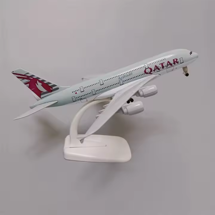Modelo De Avión De Aleación De Metal Qatar Classic Airways 380 20cm Con Ruedas De Aterrizaje Juguetes Y Regalos Para Jóvenes - 1