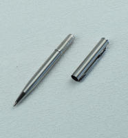 Mini Bolígrafo De Punta Fina 0.7mm En Acero Inoxidable Negro Para Oficina Y Escuela Activación Por Torcimiento Portátil - details 4