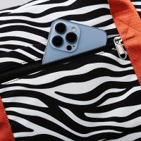 Bolso De Viaje Para Mujer Con Estampado Animal De Nylon Duradero Y Gran Capacidad Bolso Deportivo Grande Para Fin De Semana Y Noche - details 25