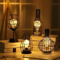 Lámpara de mesa retro con pantalla de metal LED, creativa, con forma de botella de vino tinto, lámpara de escritorio, luz de noche, lámpara de alambre de cobre y hierro, lámpara de noche para dormitorio - details 3