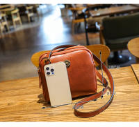 Bolso De Hombro Para Mujer Estilo Vintage 2023 Cuadrado Sencillo Con Compartimento Bolso Cruzado De Diseñador Bolsa Mensajera Feminina Material PU Con Lining De Poliéster - details 3