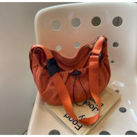 Bolso De Hombro De Nylon Nueva Diseño En Niche Color Sólido Con Pliegues Bolso Cruzado Versátil Para Uso Casual En Clase Y Comuting - details 35