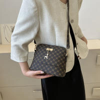 Bolso De Hombro Para Mujer En Cuero PU Con Colgante De Ciervo Y Forma De Concha Bolso Cruzado Pequeño Moda Bolsos - details 10
