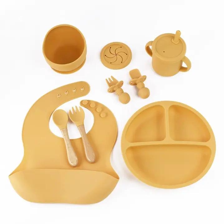 Kids cutlery set with suction cup includes knife, spoon, gown, cup and straw, BPA-free silicone, suitable for babies and toddlers aged 0-6 years - 1
