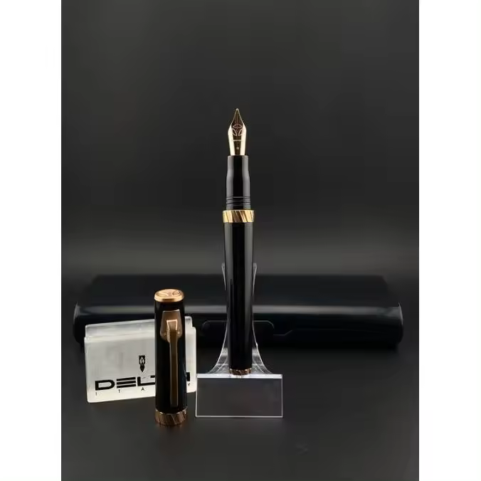 Pluma estilográfica Delta Tork Momodesing Negro y Gold Rose - 1