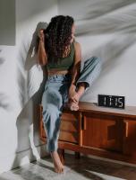 Radio Reloj Despertador Digital Portátil, Radio FM, Pantalla LED Blanca Jumbo, Brillo 5 niveles, Alarma doble con Repetición, Batería de Respaldo, Negro - details 0