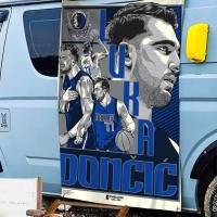 Bandera De Luka Doncic Jugador De Baloncesto Arte Impreso Decoración De Pared Japonesa Para El Hogar Tamaño Variado Polyester - details 10