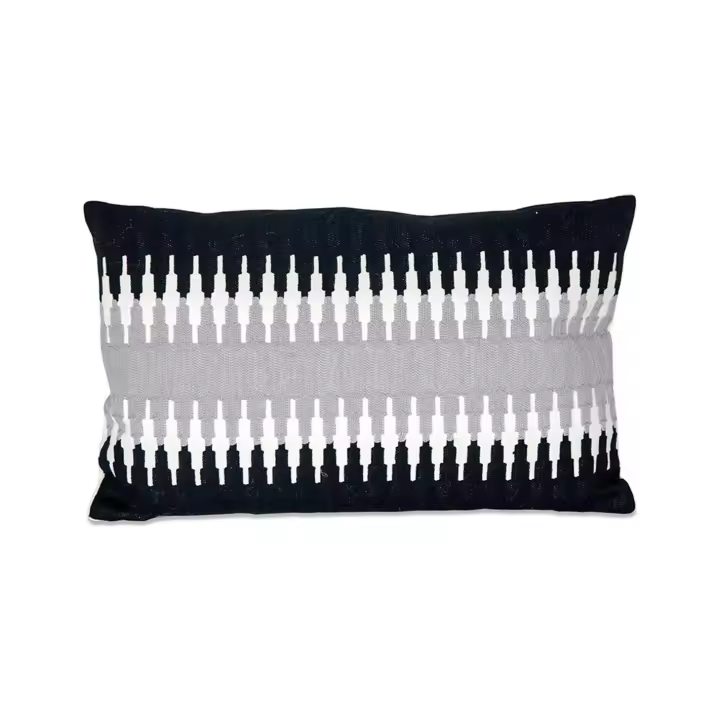 Cojín étnico Algodón 50*30 Bordado Negro/blanco/gris con Relleno 380 Gr - 1