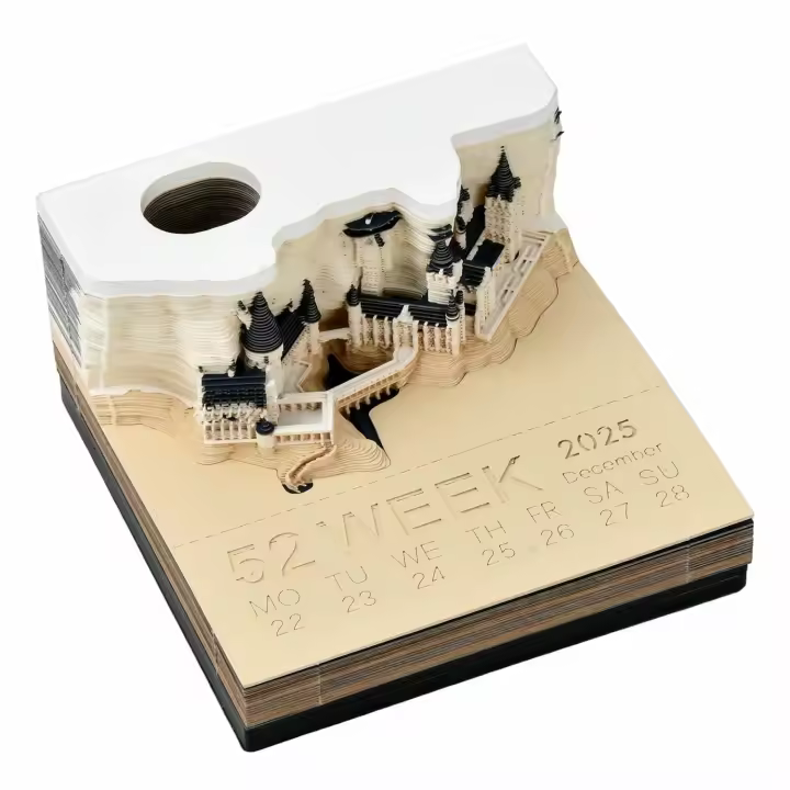 Calendario 2025 de Mesa 3D con Castillo Mágico Hogwarts Harry Potter | Calendario Semanal Tear-Off con Luz LED, Portaobjetos y Adorno de Escritorio | Regalo Original para Hogar, Oficina o Aula - 1
