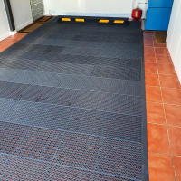 Loseta Reforzada para garajes, lavaderos de coches, almacenes, zonas de trabajo y alto tránsito. PVC resistente al paso de vehículos y maquinaria. 33 x 33 x 2 cm - ANTIHUMEDADES - details 4