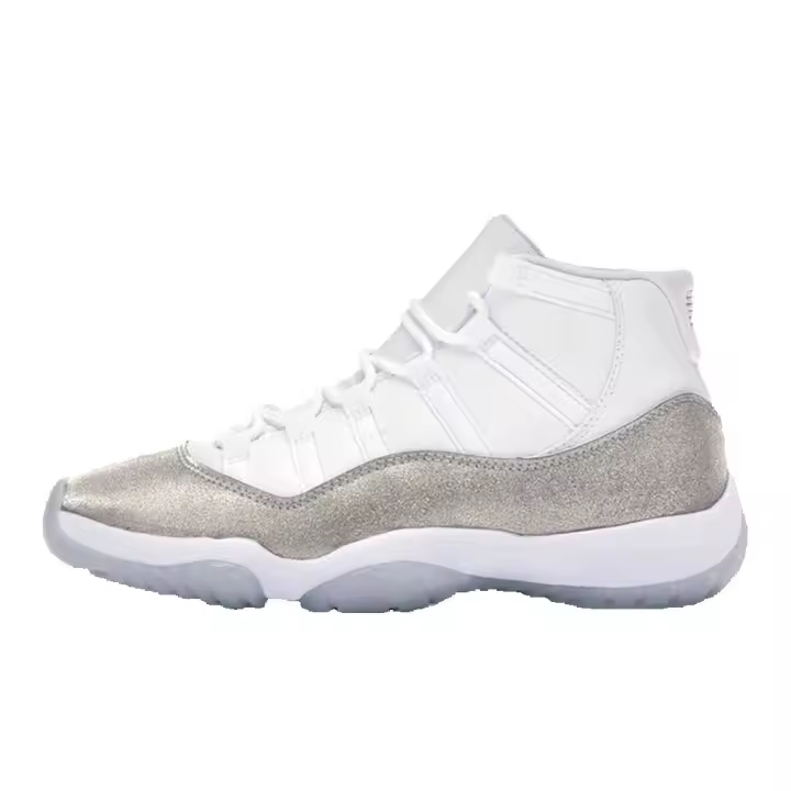 basketball White Breathable Flat Walking Trainers Casual Sneakers Women Outdoor Running Shoes  11s Designer  Men Sports shoes - 1