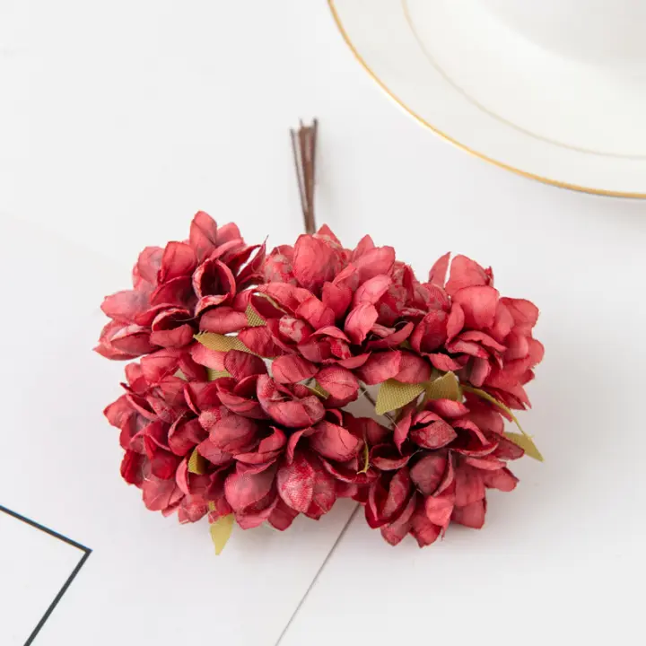 6Pcs Flores Artificiales De Seda Mini Carnations 11Cm Para Bodas Artesanía Wreath Accesorios Navidad DIY Decoración Del Hogar Scrapbooking - 1