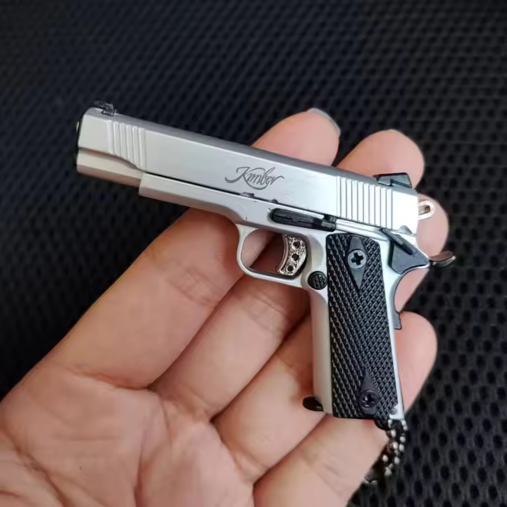 Mini Pistola De Aleación 1:3 92F Llaveañera Desmontable Pistola Falso Para Colección Pendantes Para Bolsos Juguetes Para Adultos Y Niños Desde 14 Años - 1