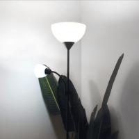 LILI HOME Lámpara de Pie Serie Nawis 1760 mm con Doble Luz E27 y E14. Su cuello orientable te permite ajustar la posición y la distancia de la luz según tus necesidades. Además, incluye bombillas y un interruptor con botones independientes para mayor como - details 2