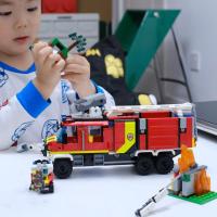 Vehículo De Incendio De La Serie Ciudad 502 PCS Con Rojín Agua Y Escuadrón De Bomberos Para Niños Juguetes De Construcción De Bloques Compatible Con Lego - details 1