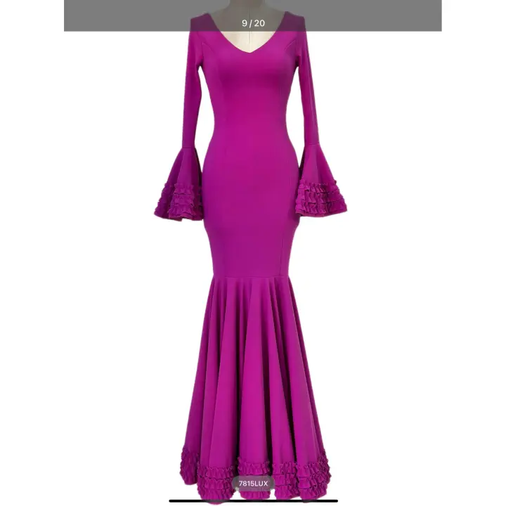 VESTIDO FLAMENCA  LICRA FABRICADO EN    ITALIA . TALLAS XS/S 34/36 - 72CM 60CM 76CM . M/L  38/40 - 80CM 68CM 84CM . XL/XXL  - 42/44/46 - 92CM 80CM 96CM  LARGO 150CM - 1