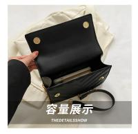 Bolso De Mano Pequeño En V De Lujo 22*15*7cm Para Mujer Bolso De Hombro Cadena Moda Popular Bolsos De Tote Diseñador Versátil - details 8