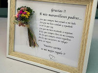 Regalo para los padres madre marco con mensaje y ramo de flores naturales preservadas y secas detalle para bodas aniversario día de la madre marco de madera con mensaje de agradecimento a nuestra madre padres - details 7