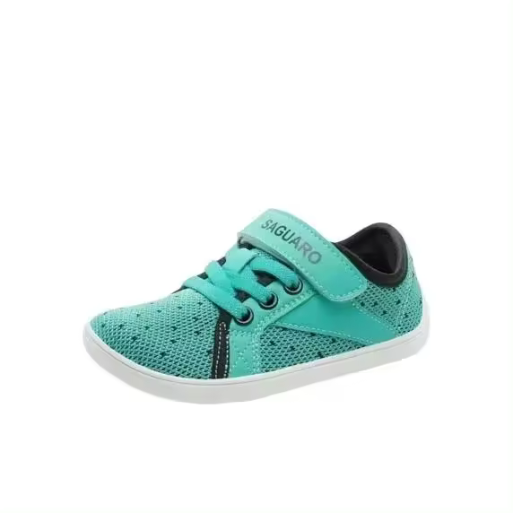 Zapato Respetuoso Barefoot Saguaro Luck I Verde infantil.Al dar a tus pies una nueva sensación de contacto con el suelo, tus pies volverán a conectar y a entender lo que ocurre a su alrededor y estarán más coordinados que nunca. Drop cero, súper flexibles - 1