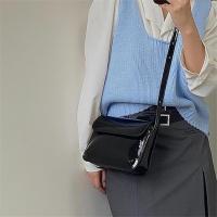 Bolso de mano retro de Charol para Mujer, Pequeño Bolso Cuadrada con solapa, bajo el brazo Cruzado Bolso, Bolso de Mano para Mujer, color Negro - details 2