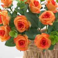 Vaso De Flores Artificiales Para Decoración De Hogar Jardín Exterior Navidad Rosas Silken Eucalipto Hojas Plantas Falsas Para Bodas Y Fiestas - details 3
