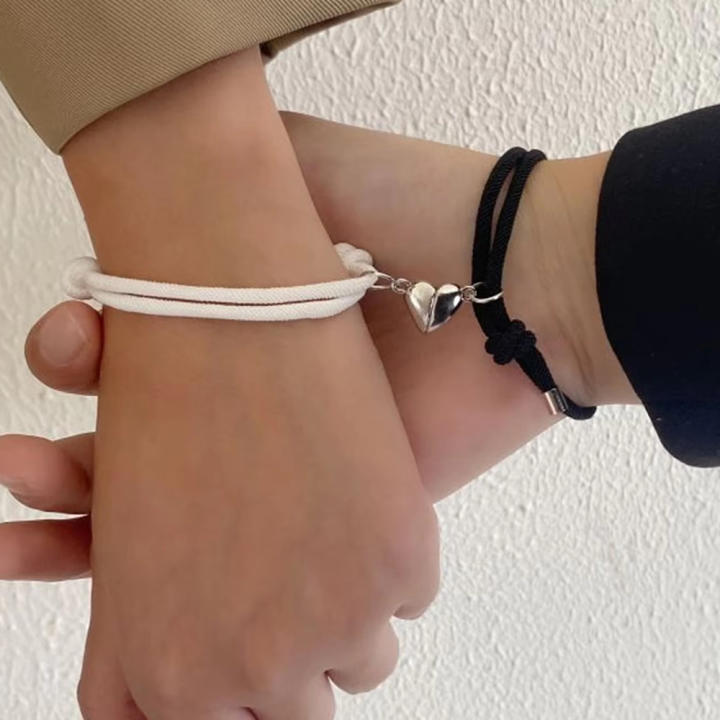 Pulsera Magnética De Amor Para Parejas Con Encanto De Corazón En Color Plateado Set De 2 Piezas Negro Y Blanco Moda Elegante Para Fiestas Regalo Para Mejores Amigos