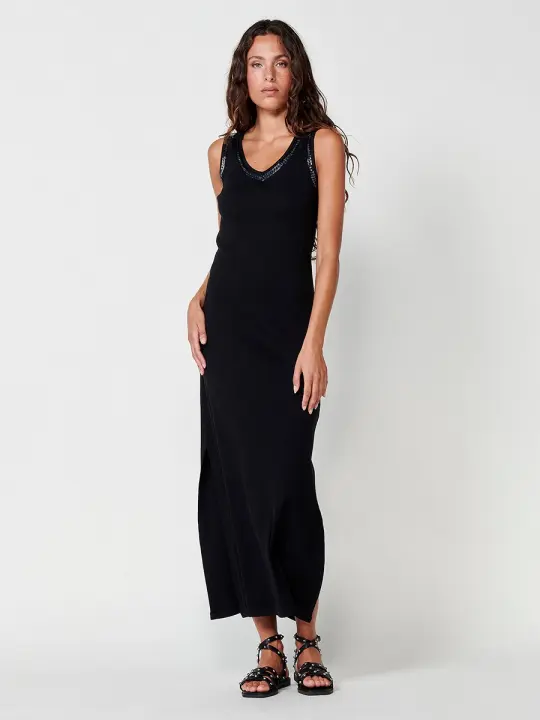 Koroshi Vestido Maxi de Punto Canalé con Escote en Pico, Tirantes Anchos y Aberturas Laterales. Detalle de Abalorios en Escote y Sisas en Negro - 1