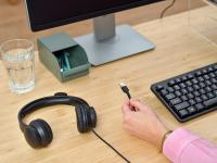 Auriculares USB para PC Trust Ayda, Micrófono Ajustable con Función Silencio, Sonido Estéreo, Control de Volumen en Auricular, Conexión USB, Diseño Ligero y Cómodo, Diadema Ajustable y Almohadillas Suaves, Ideal para Videollamadas, Uso Empresarial y Hogar - details 3