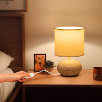 Aigostar Lampara de Mesa de Cerámica, Vintage Lámpara de Mesita de Noche con Pantalla de Tela, Casquillo E14, max.40W, Luz de Noche, Lámpara de Sobremesa para Dormitorio, Salón (sin Bombilla) -H235mm - details 3