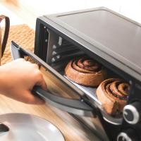 Cecotec Horno de sobremesa Bake&Toast 1090 Black, 10 L, 1000 W, Temporizador 60min, Temperatura regulable hasta 230ºC, bandeja para hornear, parrilla y una asa con pinzas - details 0