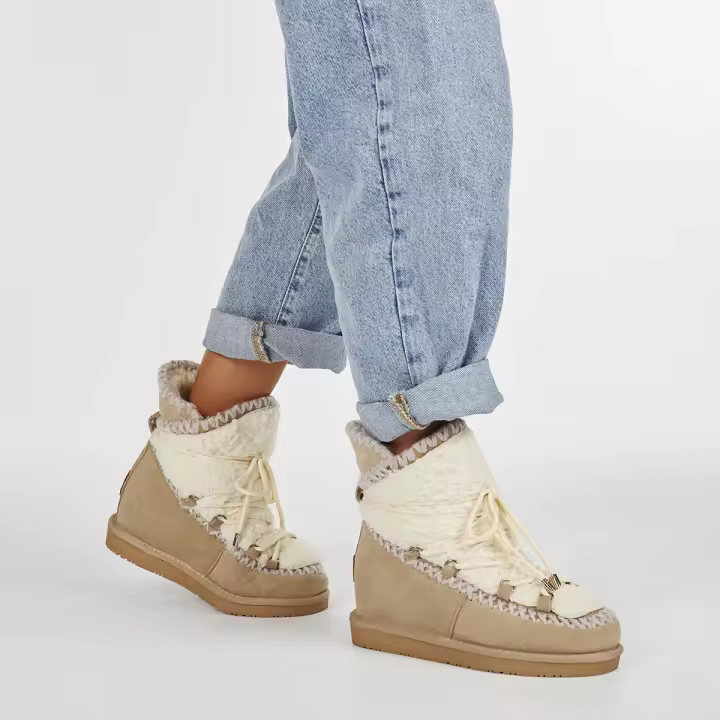 Botas Gioseppo Estilo Australiano para Mujer en Piel Serraje con Forro de Pelo y Detalle de Borrego - 1