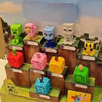 Figura De Anime Mc Movies 2025 Steve Dennis Creeper Piglin Juguete Para Happy Meal Adorno Personalizable Para Niños Regalo - details 0