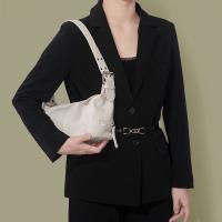 Bolso De Hombro Para Mujer De Cuero PU De Alta Calidad Sólido Negro Blanco Bolso Tote Para Oficina Y Citas Estilo Minimalista - details 2