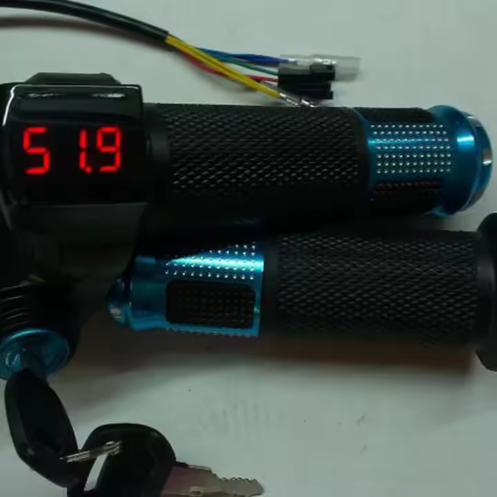2pcs/1par De Acelerador Eléctrico Universal Para Bicicleta Con Pantalla LCD Indicador Para Motocicleta Eléctrica 12-99V Piezas De Bicicleta - 1