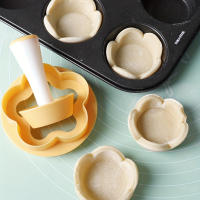 2pcs Cortador De Pasteles Flor Y Tamizador Para Tartas Accesorios De Cocina Ecológicos Para Hornear Y Galletas - details 2