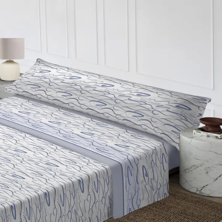Juego de Sábanas 3 Piezas con Diseño Artístico de Grafiti y Líneas Modernas - Sábana Ajustable con Bordes Elásticos + Colcha Ligera + Funda de Almohada XXL | Tallas 90cm (Individual), 105cm (Matrimonio), 135cm (Queen), 150cm (King), 180cm(super king) - 1