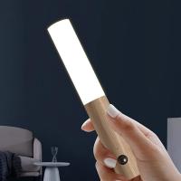 Luz nocturna magnética inalámbrica con sensor de movimiento, recargable, para montar en la pared, ideal para dormitorio, pasillo, escaleras (madera de fresno blanco, 1 unidad) - details 3