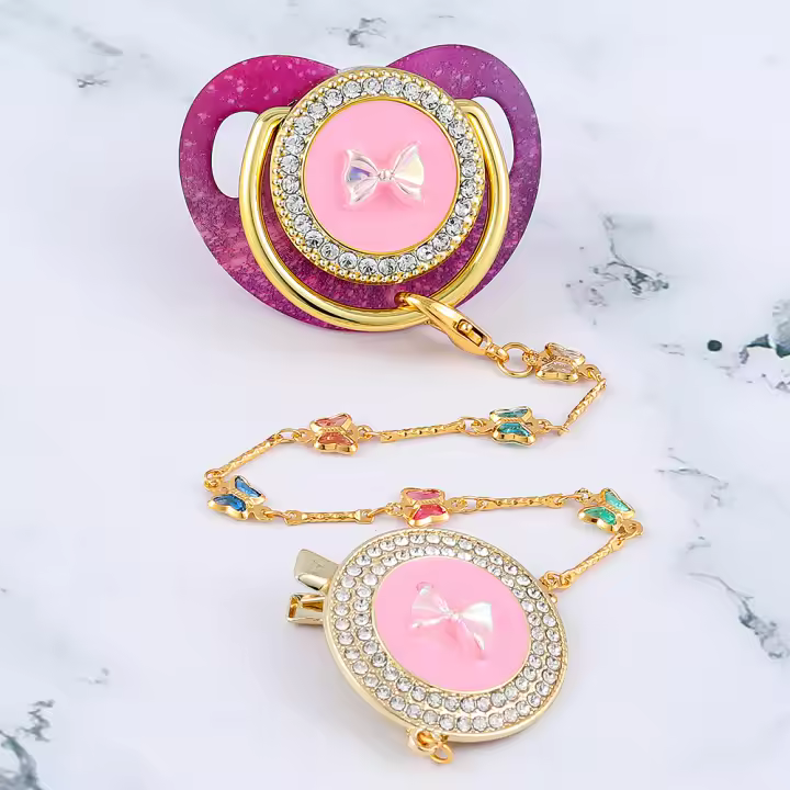 Clip De Succión Para Bebé Lujo Corona De Oro Con Chupete De Silicona Libre De BPA Regalo Para Baño De Mami Nuevo Nacido - 1