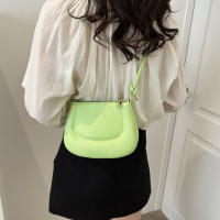 Bolso De Hombro Para Mujer Mini Tote De Cuero PU Impermeable Estilo Vintage Bolso Bandolera De Moda Diario Bolsa De Malla Para Mujer - details 2