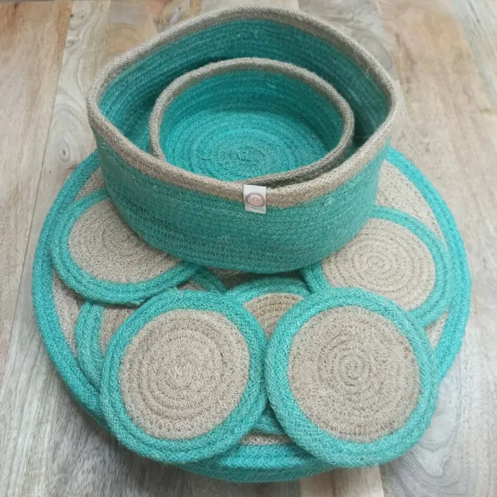 ANIMS - Conjunto de yute para mesa compuesto por 6 manteles individuales, 6 posavasos y 2 cestas  - Elegante y práctico juego para vestir tu mesa. Disponible en verde menta y gris oscuro - 1