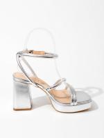 Sandalias plateadas de tacón ancho para mujer con plataforma y tiras elegantes. Comodidad y estilo para bodas, fiestas y eventos especiales. - details 2