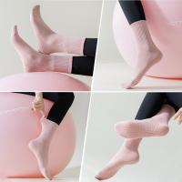 Calcetines De Yoga Para Mujeres 4-6 Pares Color Sólido Antideslizantes Para Pilates Y Ballet Calcetines De Media Altura Tejidos En Poliéster - details 2
