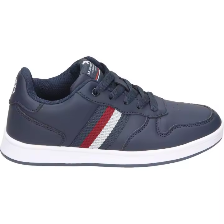 XTI | Zapatillas Bajas XTI Kids para Niño – Deportiva Casual en Color Azul Marino – Sneaker con Cierre de Cordones – Estilo Casual – Cómodas y de Alta Calidad – Versátiles – Combinables – Modelo 151050 - 1