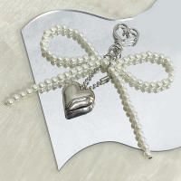 Llavero Hecho a Mano Con Perlas Y Diamantes En Forma De Borde Corazón Decoración Elegante Para Bolsos Y Teléfonos Móviles - details 4