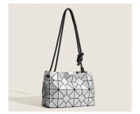 Bolso De Hombro Para Mujer Jiomay Ligero De Patters Geométricos PVC Bandolera Para Playa Y Comunicación Estilo Preppy - details 15