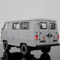 Modelo De Coche Escala 1:18 UAZ Viajero De Rusia Juguete De Aleación De Metal Simulación Con Sonido Y Luz Regalos Para Niños - details 4