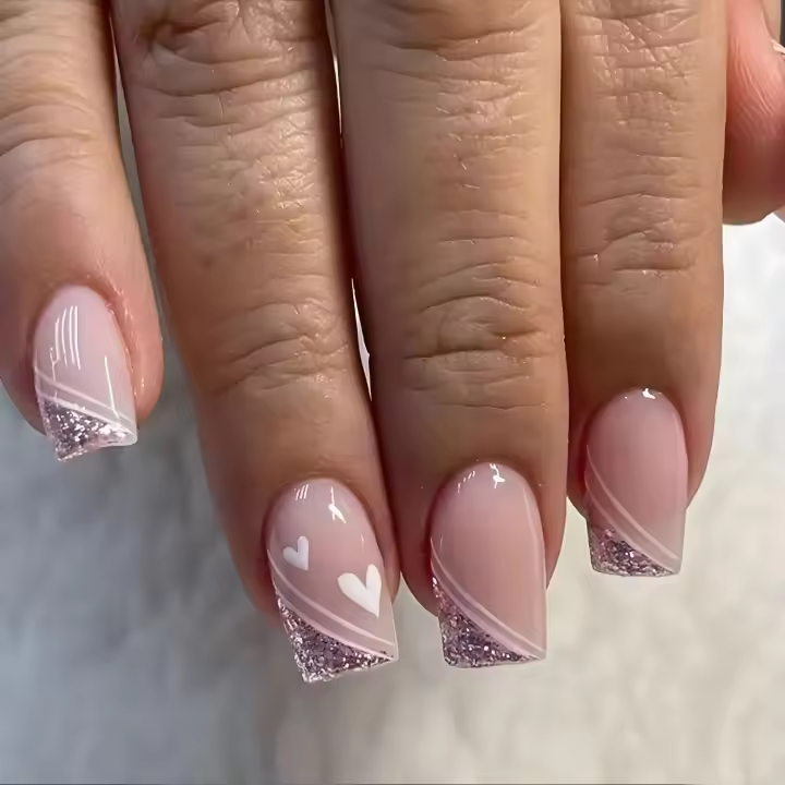 Uñas postizas cuadradas Cortas para el día de San Valentín, 24 piezas, Diseños de base biselada en forma de corazón color - 1