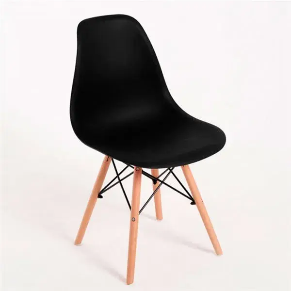 Silla Basik Line Dinamarca Negra de Estilo Nórdico con Patas de Madera de Haya Antideslizantes - 1