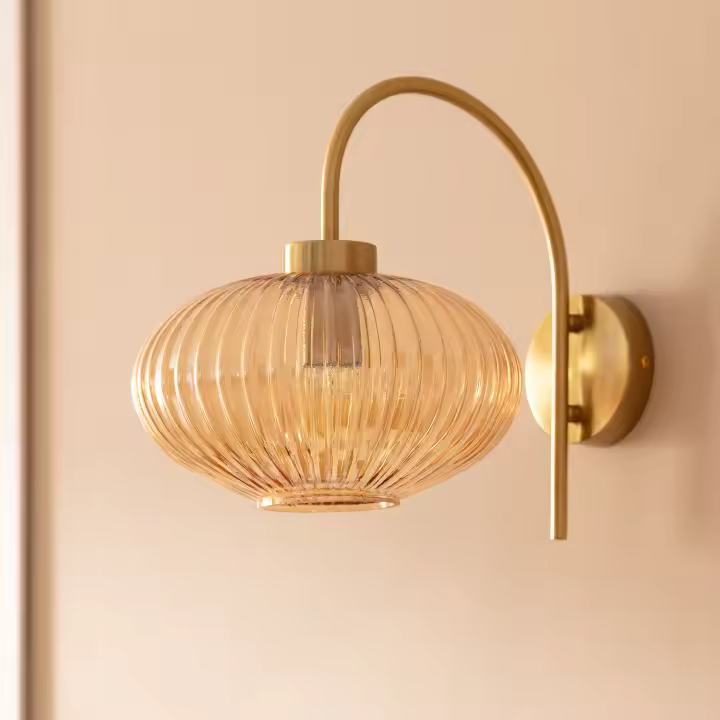 LEDKIA LIGHTING - Lámpara de Pared Basile | Diseño Clásico y Elegante | Soporte para Bombilla E27 | Uso Interior IP20 | Dimensiones Compactas 29x36x24cm, Ámbar, Cristal - 1