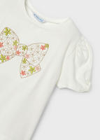 Conjunto Mayoral: Falda rosa nude y camiseta blanca con lazo frontal ajustable para niñas - Conjunto de falda y camiseta Mayoral para niñas, ideal para ocasiones casuales con un diseño adorable de lazo en la camiseta y falda ro - details 2
